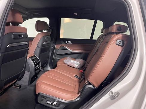 New 2026 BMW X7 M60i image 14