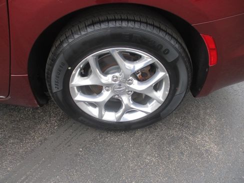 Used 2019 Chrysler Pacifica Limited FWD image 33