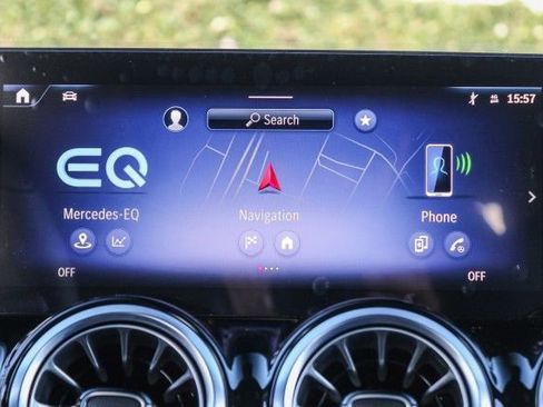 New 2025 Mercedes-Benz EQB 300 4MATIC image 15