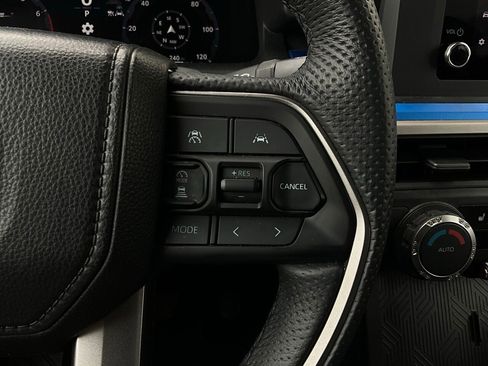 Used 2025 Toyota Tacoma TRD Off-Road image 34