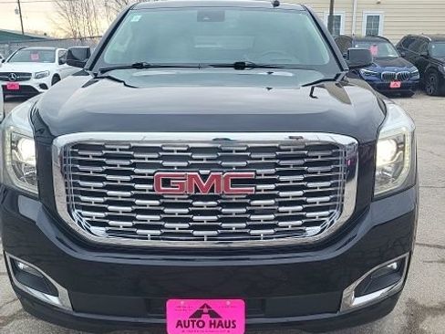 Used 2020 GMC Yukon XL Denali w/ Denali Premium Package image 24