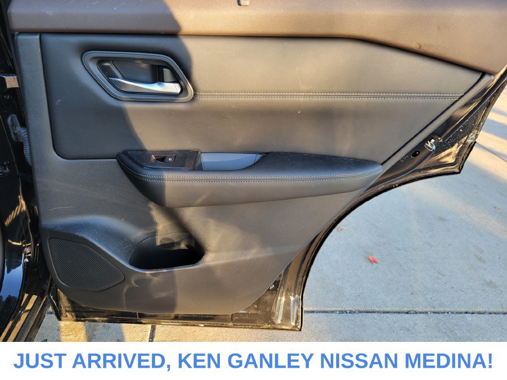Certified 2023 Nissan Rogue SV w/ SV Premium B Package AWD/4WD image 20