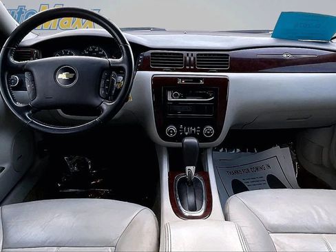 Used 2011 Chevrolet Impala LT w/ Luxury Edition Package FWD image 10