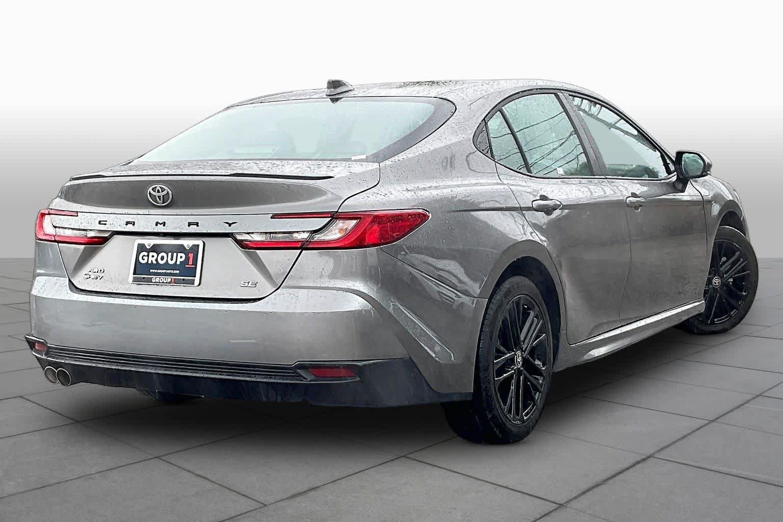 Used 2025 Toyota Camry SE w/ Convenience Package AWD/4WD image 13