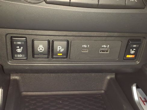 Used 2022 Nissan Frontier SV AWD/4WD image 24