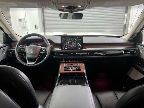 Used 2022 Lincoln Aviator Reserve w/ Equipment Group 201A AWD/4WD image 10