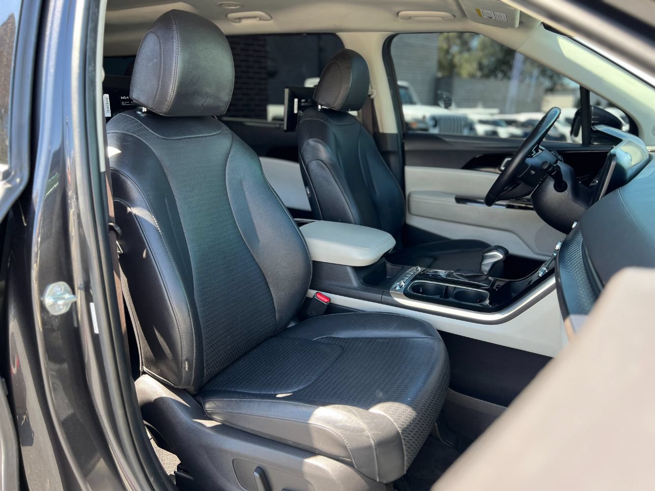 Used 2024 Kia Carnival SX Prestige FWD image 25