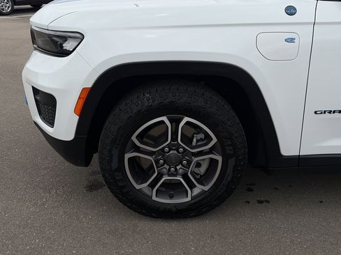 Used 2022 Jeep Grand Cherokee Trailhawk AWD/4WD image 4