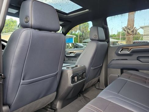 Used 2023 Chevrolet Silverado 1500 High Country w/ Technology Package AWD/4WD image 14