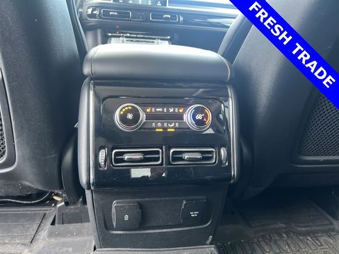 Used 2022 Lincoln Aviator AWD w/ Premium Package image 19