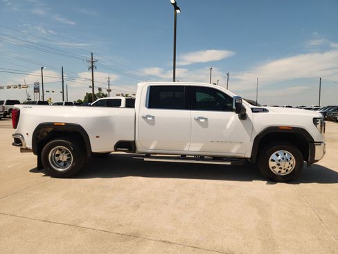 Used 2024 GMC Sierra 3500 SLT w/ Texas SLT Premium Package AWD/4WD image 7
