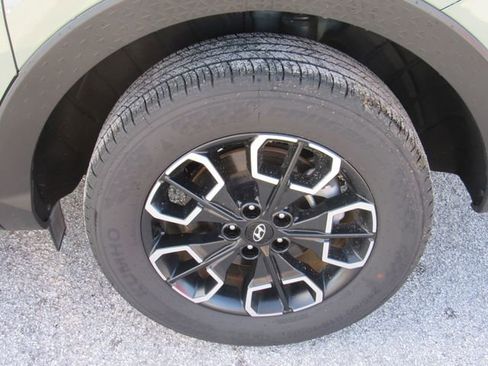 Used 2024 Hyundai Santa Cruz SEL AWD/4WD image 11