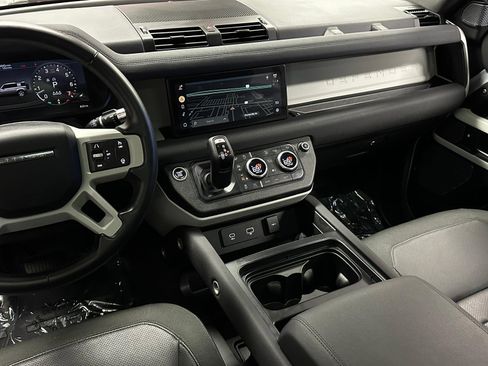 Used 2020 Land Rover Defender 110 First Edition image 15