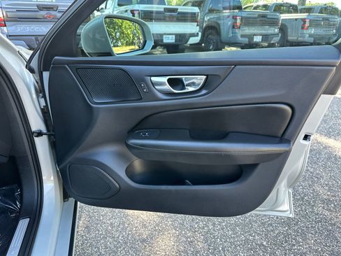 Used 2019 Volvo S60 T5 Momentum w/ Multimedia Package image 14