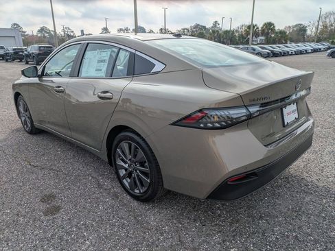 New 2026 Nissan Sentra SL w/ Floor Mat Package FWD image 6