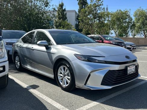 Used 2025 Toyota Camry LE w/ Convenience Package image 2