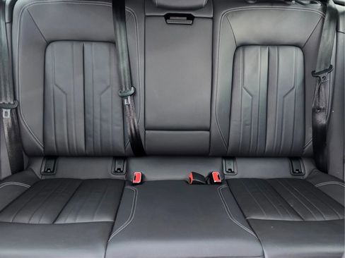 Used 2022 Audi e-tron Premium w/ Convenience Plus Package image 20