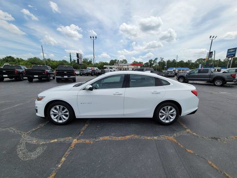 Used 2024 Chevrolet Malibu LT FWD image 2