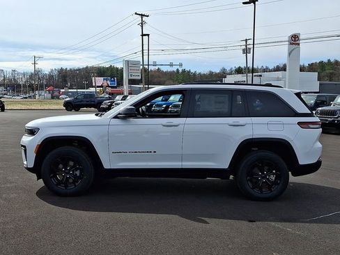 New 2026 Jeep Grand Cherokee Altitude AWD/4WD image 7