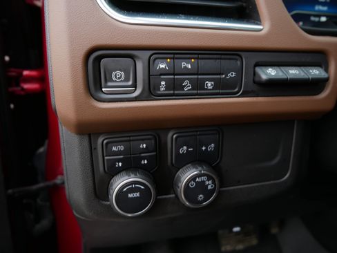 Used 2022 Chevrolet Tahoe High Country image 25