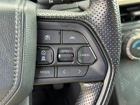 Used 2025 Toyota Tacoma SR5 AWD/4WD image 27