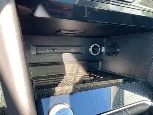 New 2025 Volkswagen Taos SE image 37