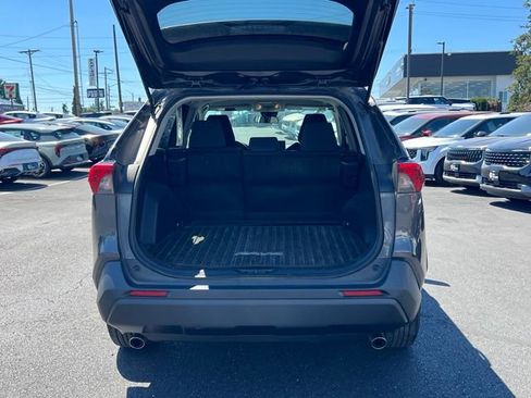 Used 2020 Toyota RAV4 LE w/ All Weather Liner Package AWD/4WD image 10