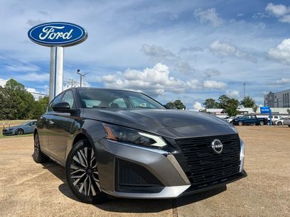 Used 2024 Nissan Altima 2.5 SV