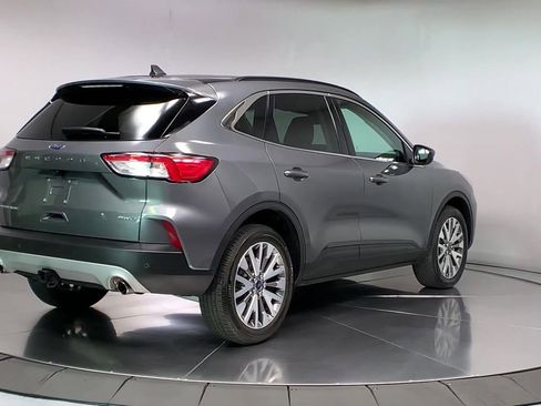 Used 2022 Ford Escape Titanium w/ Class II Trailer Tow Package image 8