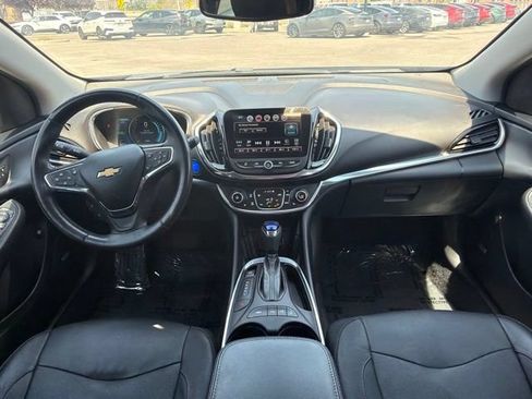 Used 2017 Chevrolet Volt Premier w/ Driver Confidence Package FWD image 14