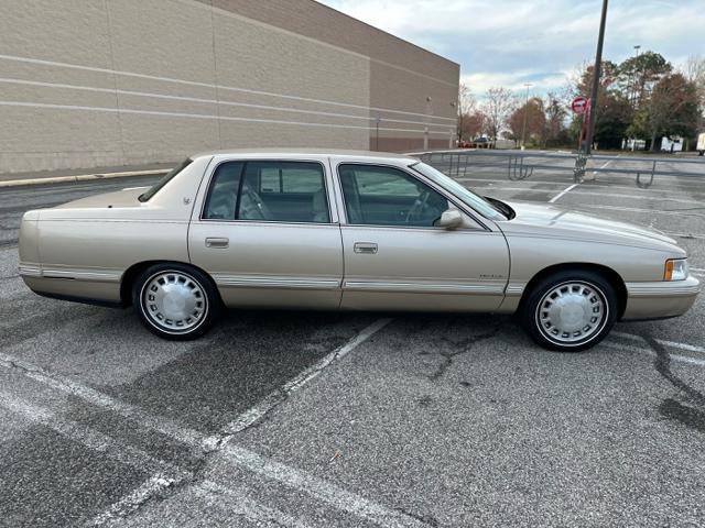 Used 1998 Cadillac De Ville FWD image 32