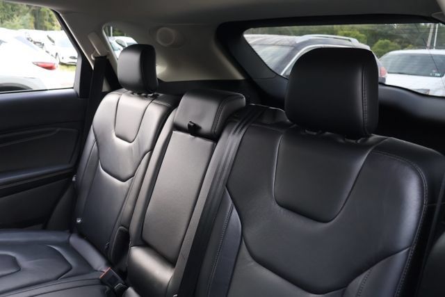 Used 2020 Ford Edge Titanium AWD/4WD image 10