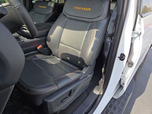 Used 2025 Ford Expedition Tremor AWD/4WD image 24
