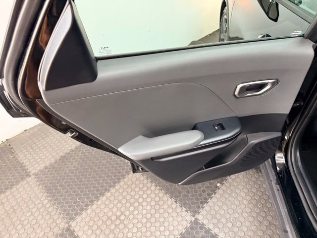 Used 2025 Kia K4 FWD image 32