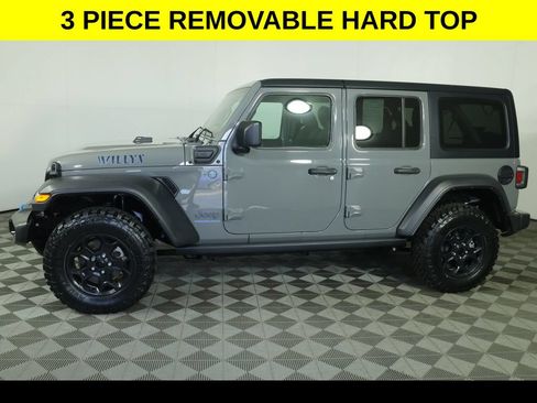 Used 2023 Jeep Wrangler Unlimited w/ Convenience Group AWD/4WD image 5