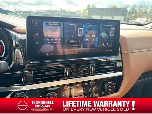 New 2026 Nissan Pathfinder Platinum image 17