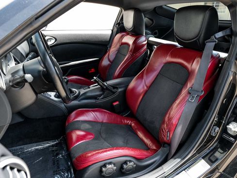 Used 2015 Nissan 370Z Touring RWD image 30