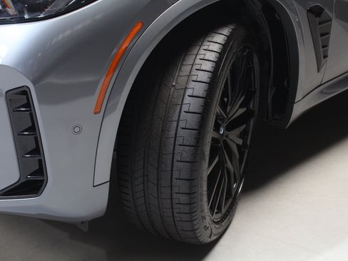 Used 2025 BMW X5 sDrive40i w/ M Sport Package RWD image 19