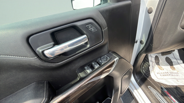 Used 2022 Chevrolet Silverado 1500 LT Trail Boss w/ LPO, Dark Essentials Package AWD/4WD image 10