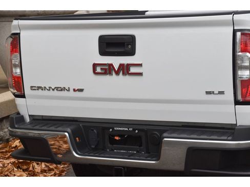 Used 2019 GMC Canyon SLE w/ SLE Convenience Package image 24