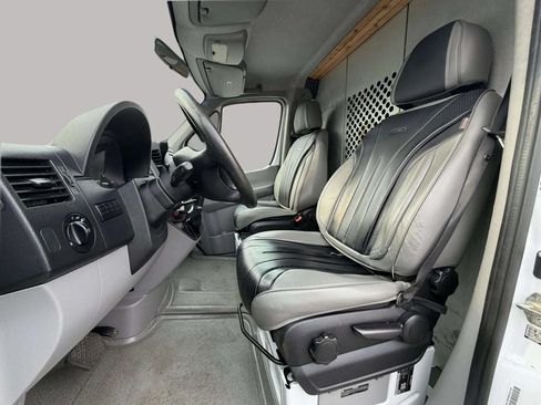 Used 2016 Mercedes-Benz Sprinter 2500 image 11