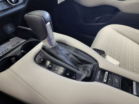 Used 2023 Honda HR-V LX image 23