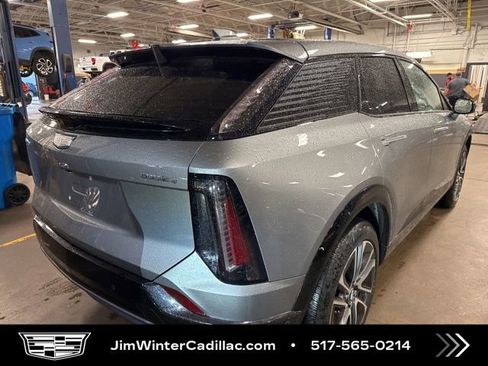 Certified 2025 Cadillac Optiq Sport 2 w/ LPO, Floor Liner Package AWD/4WD image 7