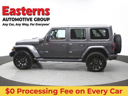 Used 2025 Jeep Wrangler Unlimited Sahara AWD/4WD image 60