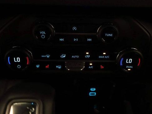 Certified 2025 Ford Bronco Badlands AWD/4WD image 40