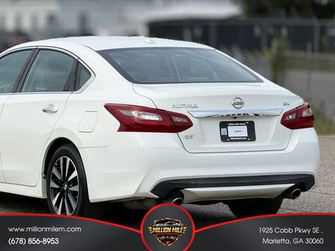 Used 2018 Nissan Altima 2.5 SV FWD image 16