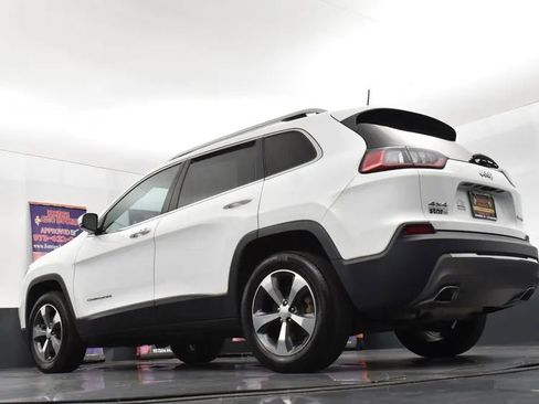 Used 2019 Jeep Cherokee Limited w/ Technology Group image 12
