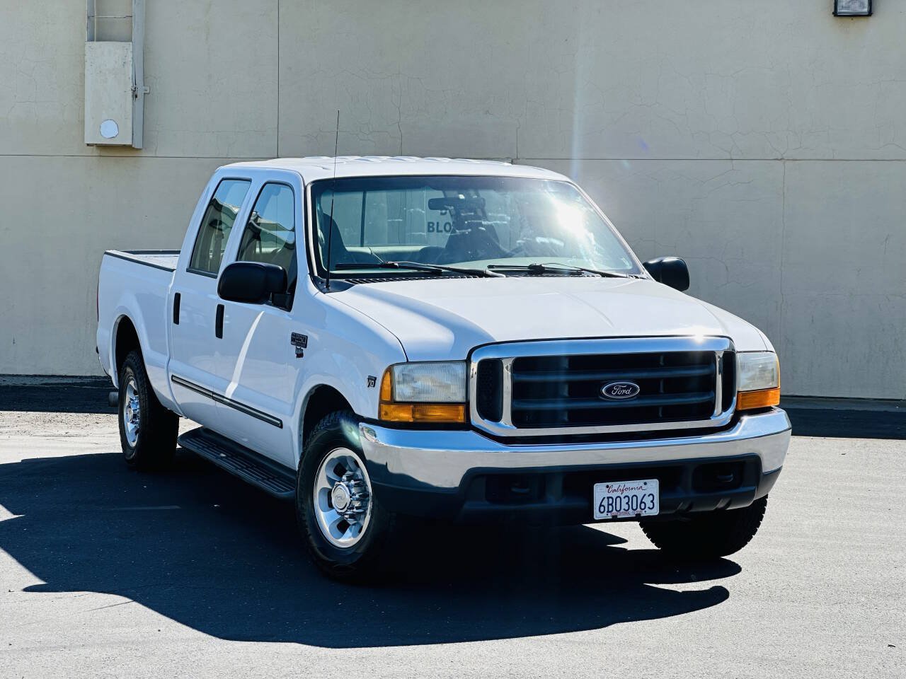 Used 1999 Ford F250 Lariat RWD image 1