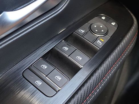 Certified 2025 Nissan Kicks SR FWD image 24