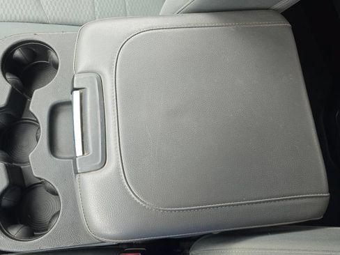 Used 2020 RAM 1500 Classic SLT AWD/4WD image 23